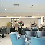 Iconic Hotel