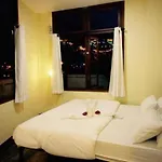Art Hotel Sanamchai