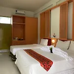Happy 2 Hotel