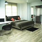 101 Sukhumvit Service Apartment
