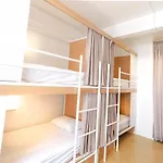Simple To Sleep Hostel