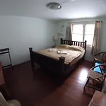 The Oasis Hostel (Adults Only)
