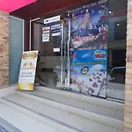 Zen Rooms Surasak 1