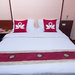 Zen Rooms Surasak 1