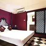 Violet Tower At Khaosan Palace