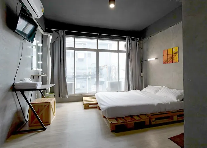 The Beds Ever Hostel (Adults Only)