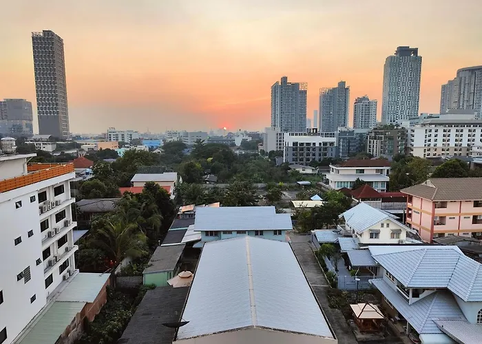 Sundowner Sukhumvit