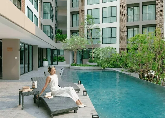 Maxxi Prime Ratchada - Sutthisan Near Jodfair Market
