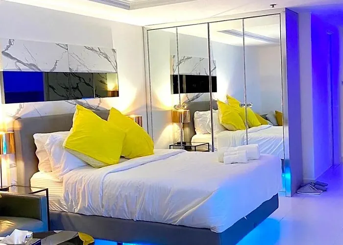 Sukhumvit13 Luxury Suite
