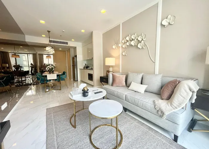 Sukhumvit Terminal 21 Asoke Super Luxury Designer 65 Sqm