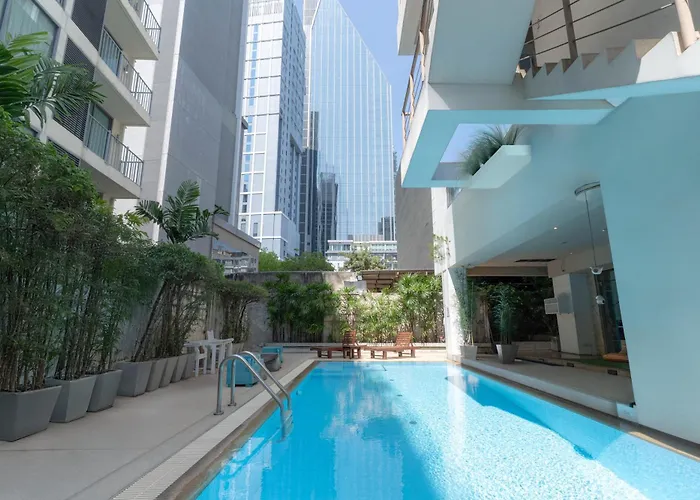 Journeyhub Sukhumvit 26, Bangkok - Formerly St James Hotel