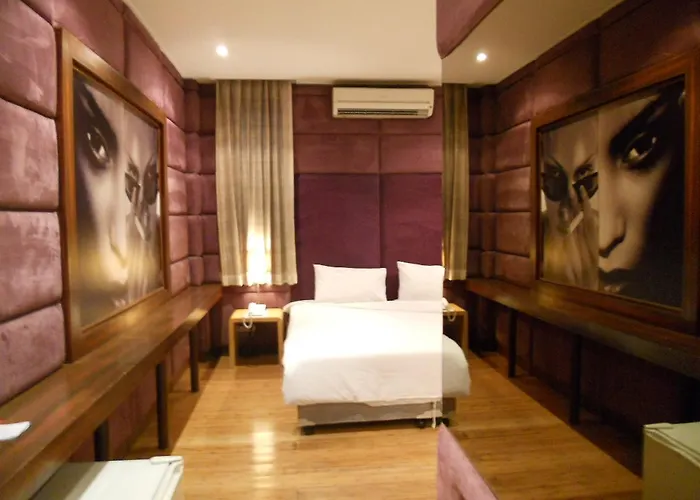 Strand Inn Hotel