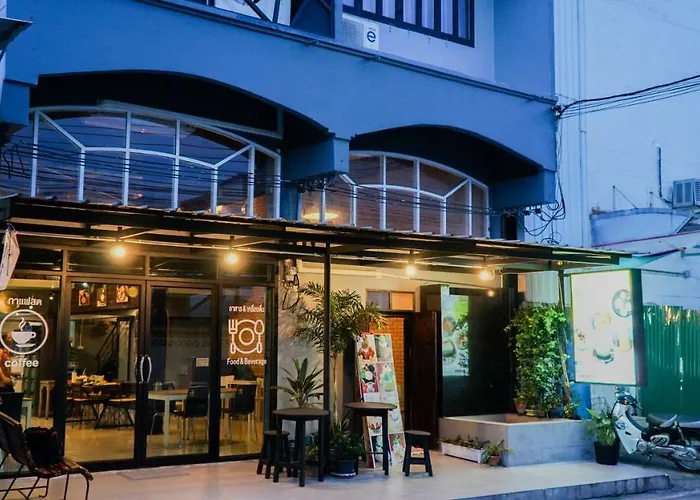 Nara Cafe And Hostel