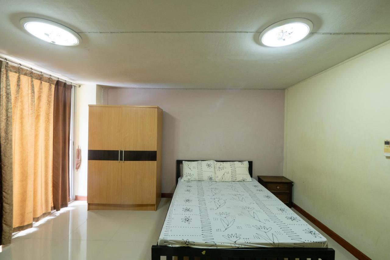 Oyo 1071 Baan Tevej Hotel