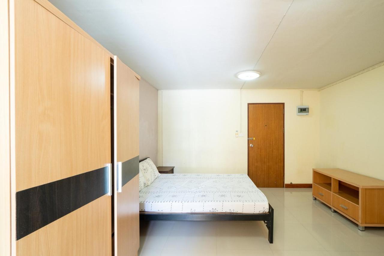 Oyo 1071 Baan Tevej Hotel Bangkok