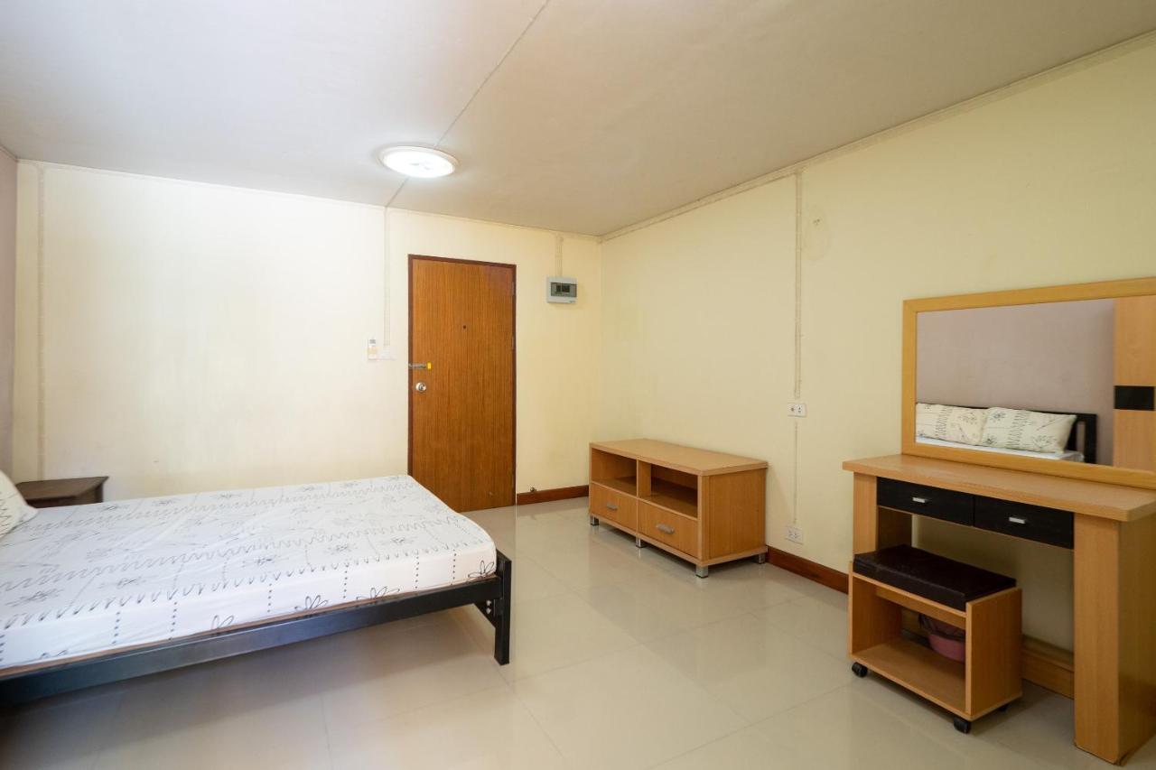 Oyo 1071 Baan Tevej Bangkok