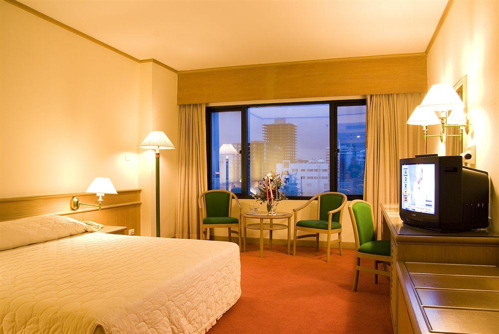 Pratunam Park Hotel 4*