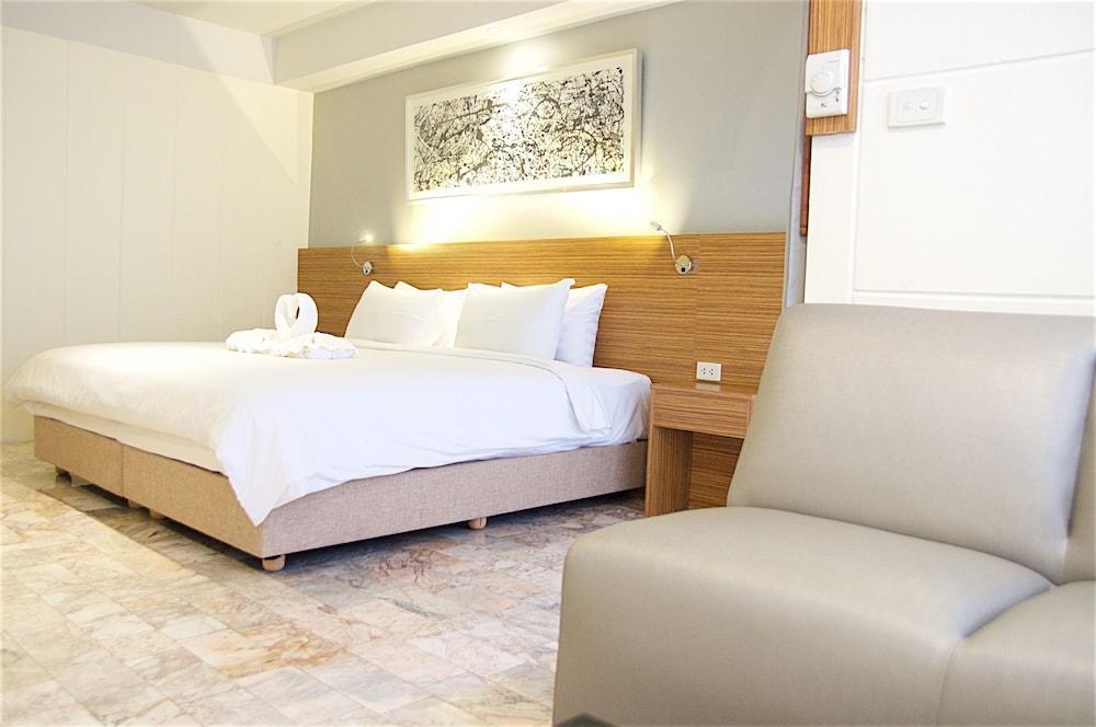 Hotel Jolly & 3*
