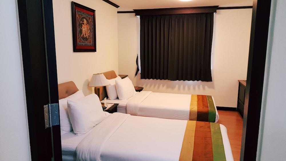 Yellow Ribbon Hills Boutique 3*