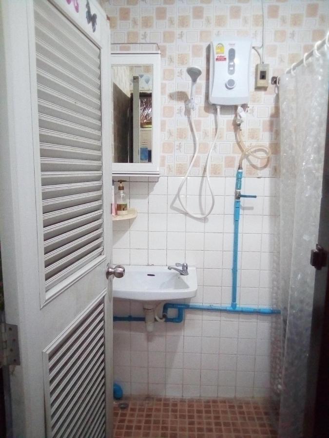 Ban Kru Ae Mixed Dorm Katil