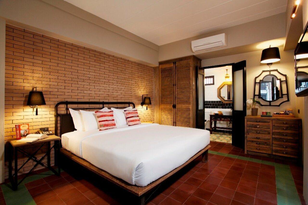 Hotel Baan Chart 4*