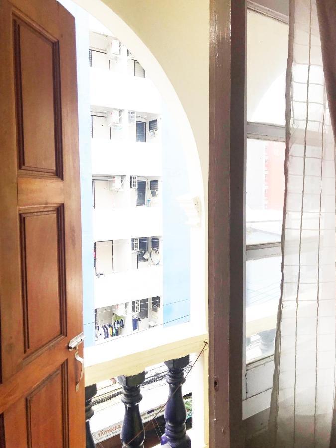 Hostel Kamin Bird Bangkok
