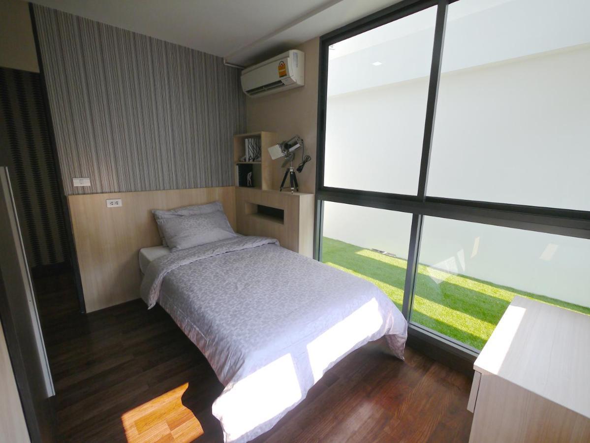 Q Suites 46