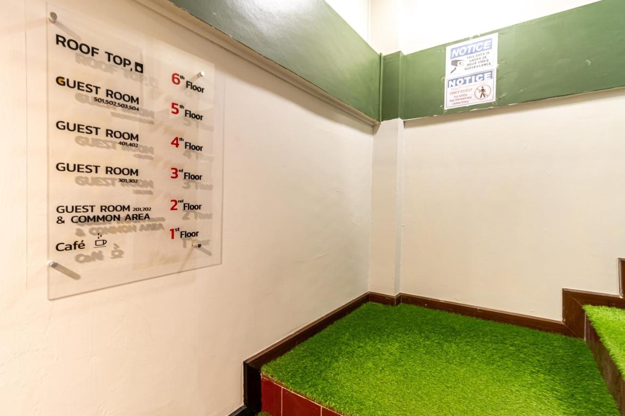 Snoozzze ใกล้รถไฟฟ้า ย่านบางรัก (adults Only) Hostel *
