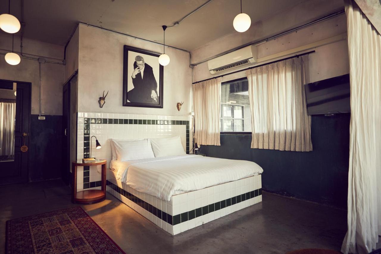 The Mustang Nero Bed & Breakfast