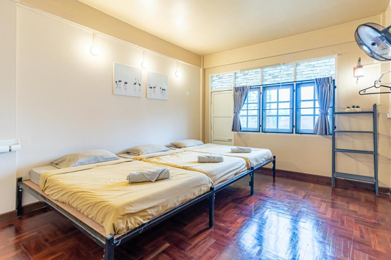 Snoozzze ใกล้รถไฟฟ้า ย่านบางรัก (adults Only) * Bangkok