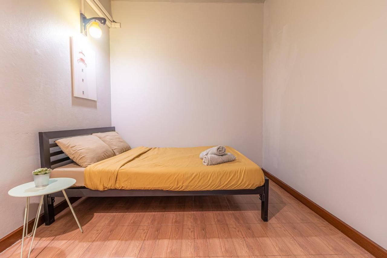 Asrama Snoozzze ใกล้รถไฟฟ้า ย่านบางรัก (adults Only) *