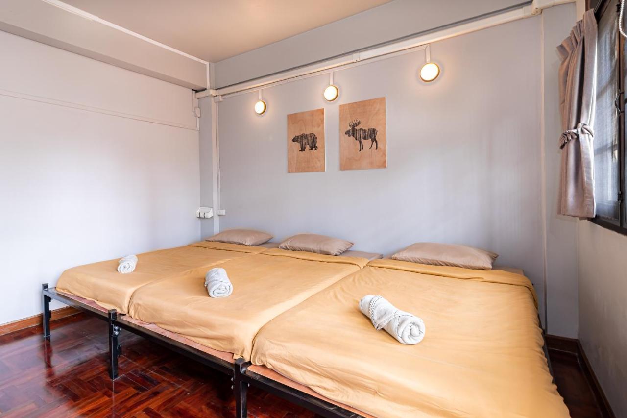 Hostel Snoozzze ใกล้รถไฟฟ้า ย่านบางรัก (adults Only)
