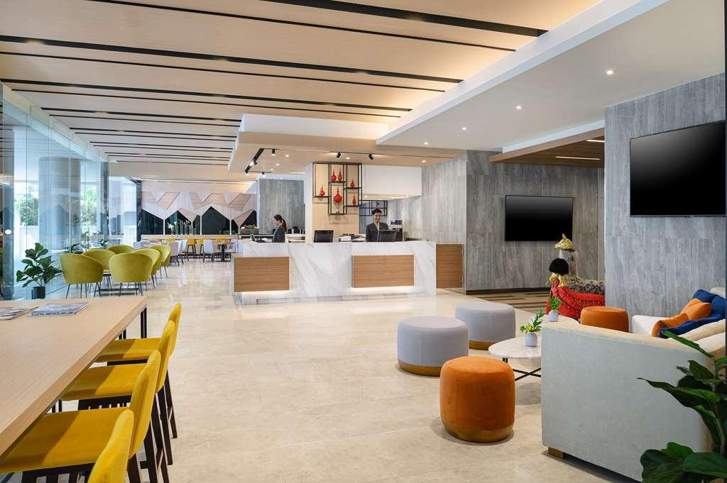Phachara Sukhumvit 4*