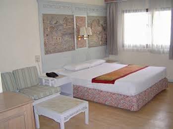 Hotel Pratunam 3*