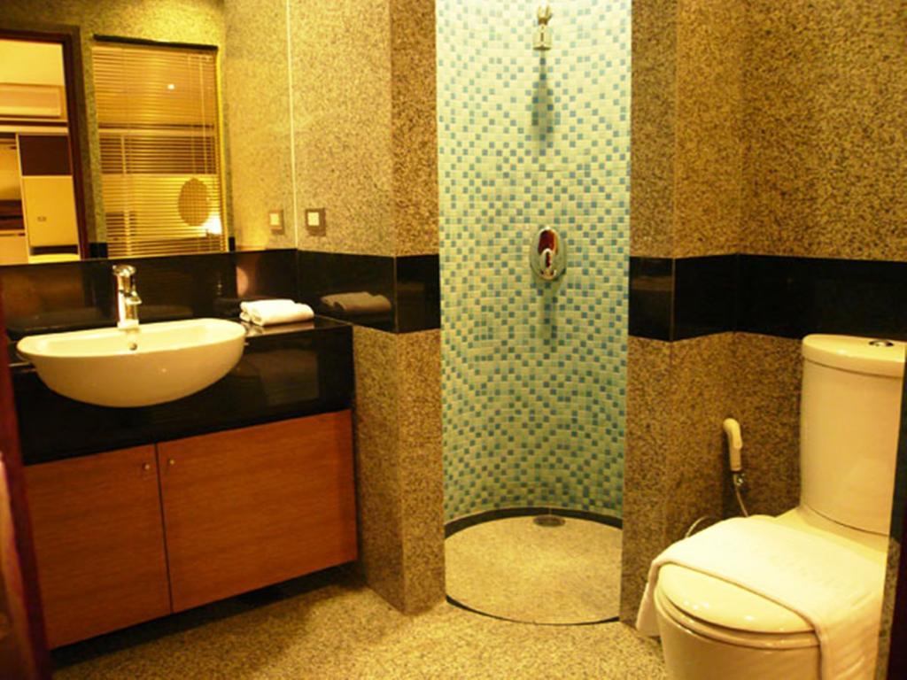 Aparthotel Seven Place Executive Residences 3*