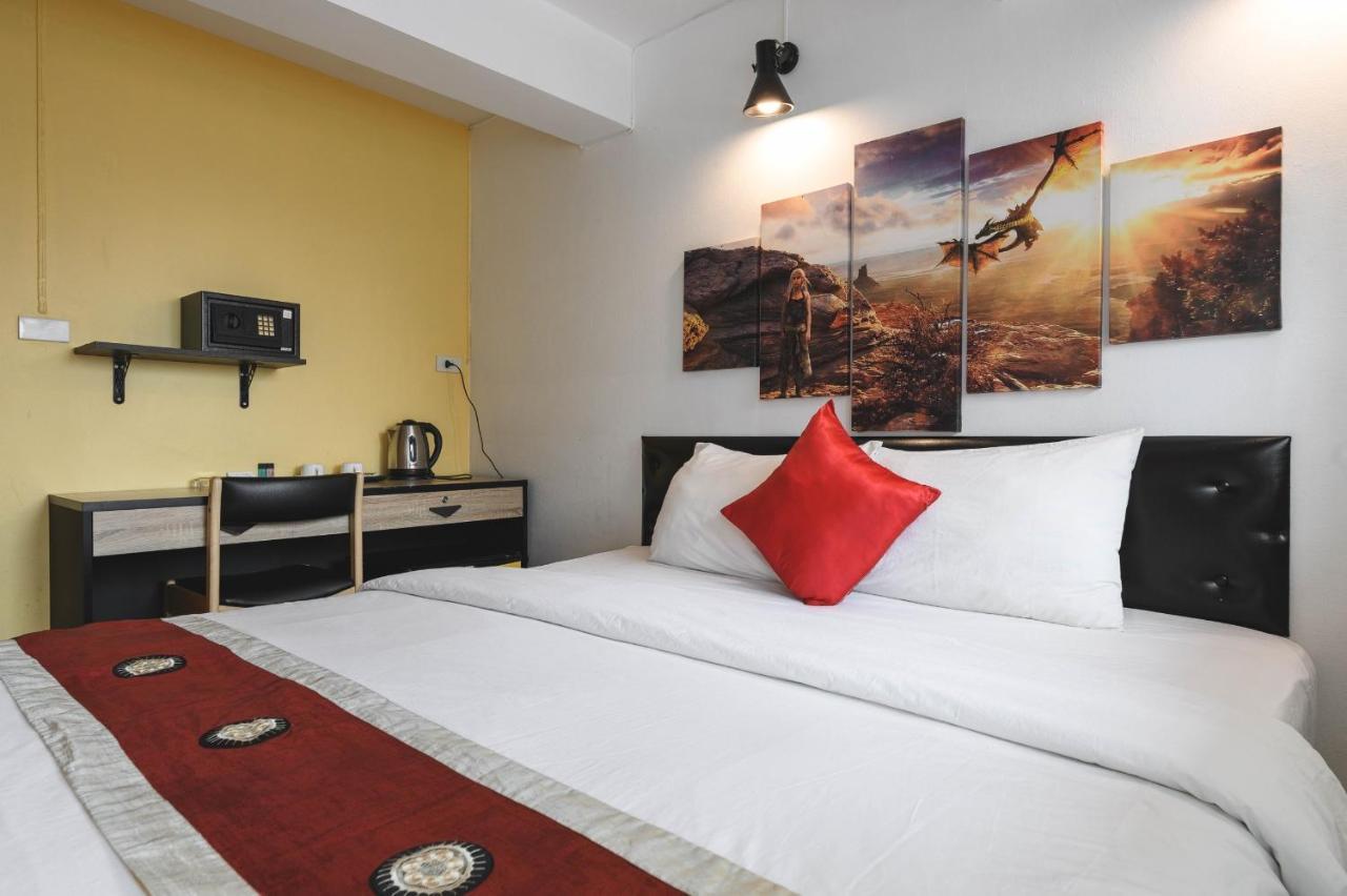Hotel Casa Picasso Near Chabad House 2*