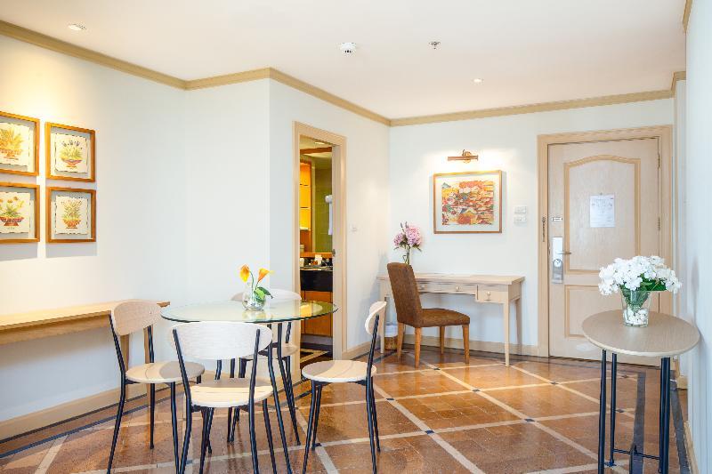Riverfront Hotel 4*
