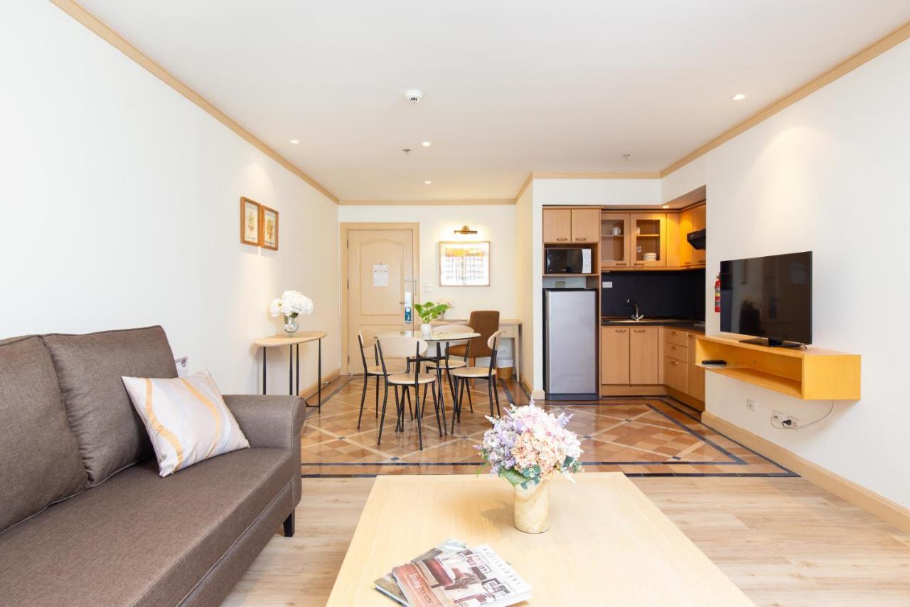 Riverfront Hotel 4*