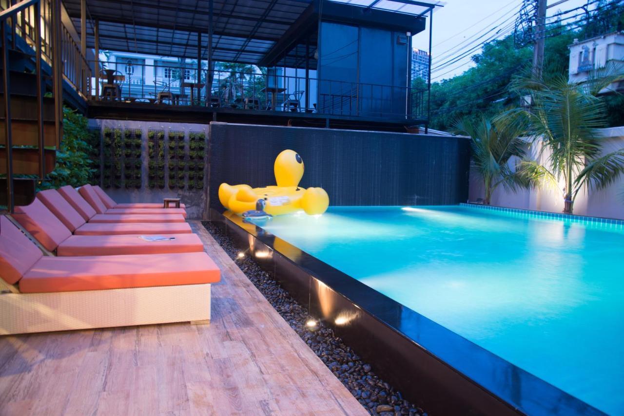 V20 Boutique Jacuzzi Hotel 4*