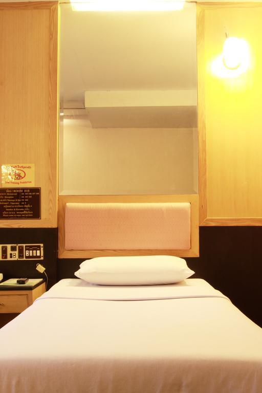 Hotel Pradipat 3*