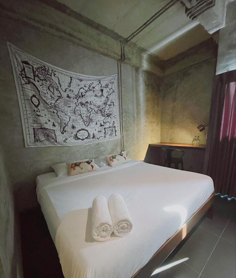 Hostel The Local Ari Bangkok