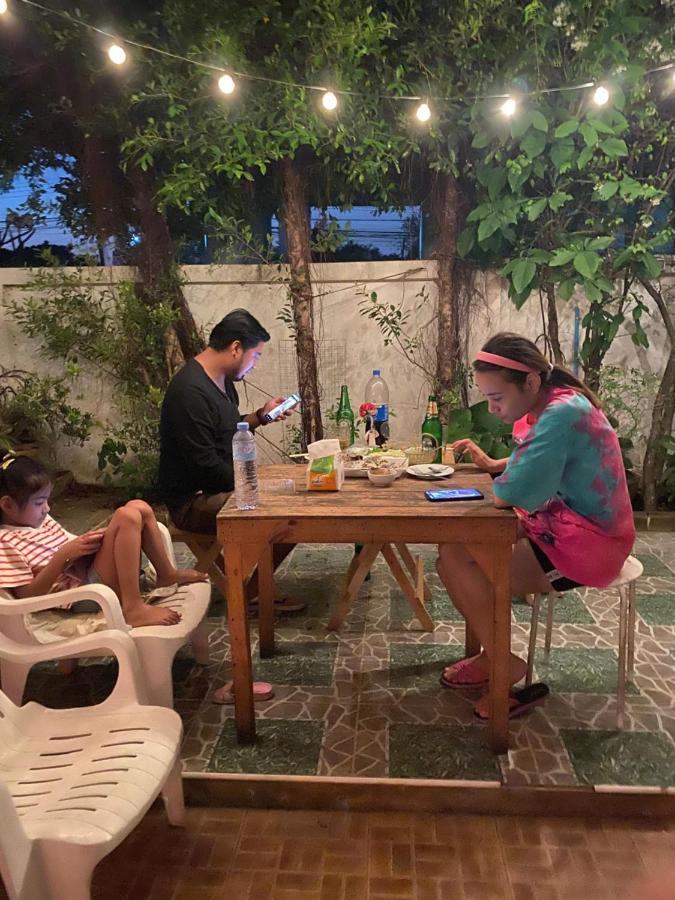 Homestay บ้านแบ่งห้องให้พัก บ้านยูกเฮม วิวทะเลสาบ รู้สึกเหมือนบ้านเพื่อน *