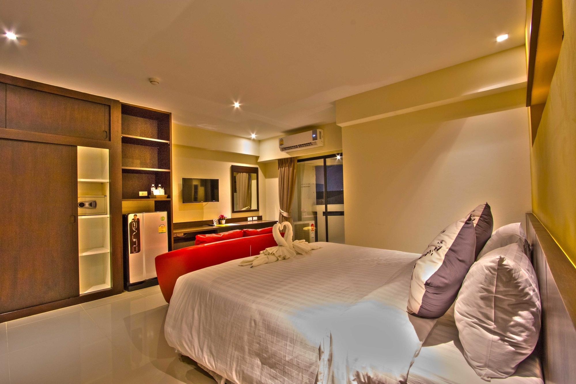 Chateau De Sukhumvit Aparthotel