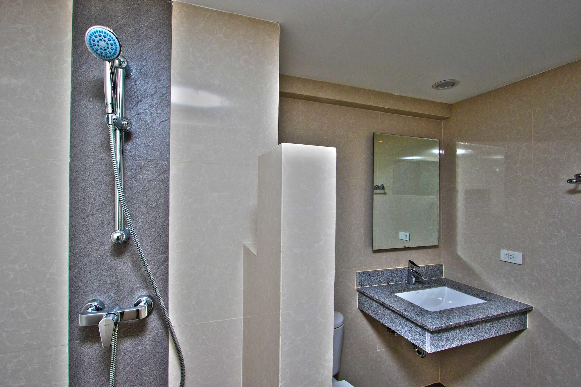 Chateau De Sukhumvit Aparthotel