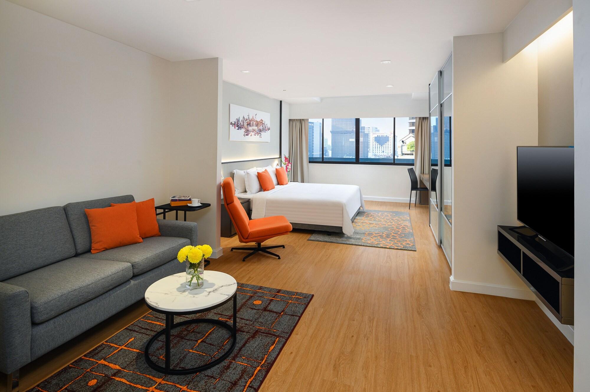 Phachara Sukhumvit Hotel 4*