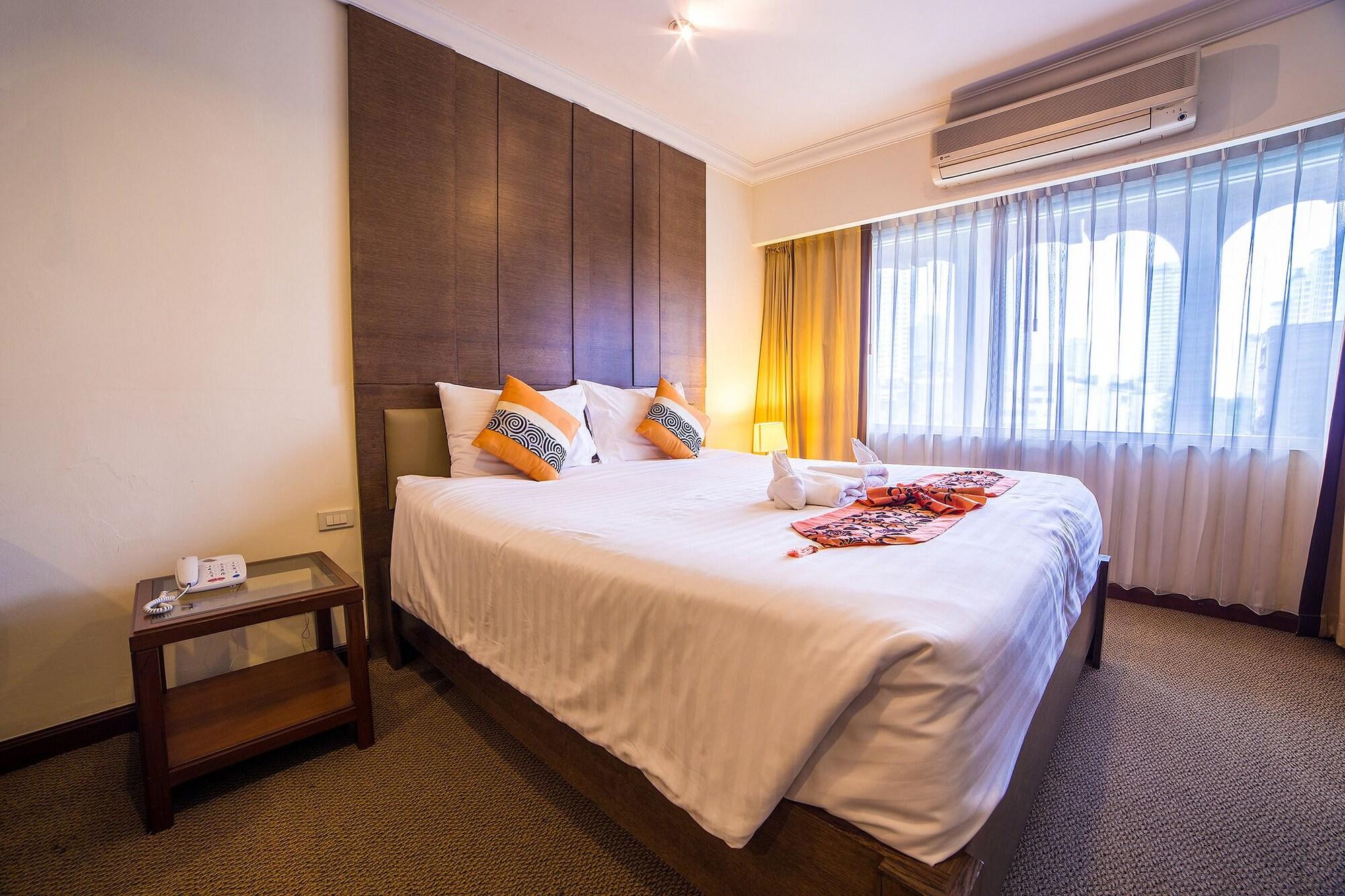 Triple 8 Hotel 3*