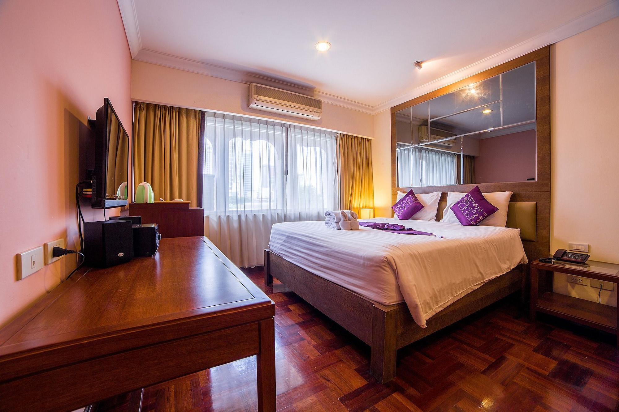 Triple 8 Hotel