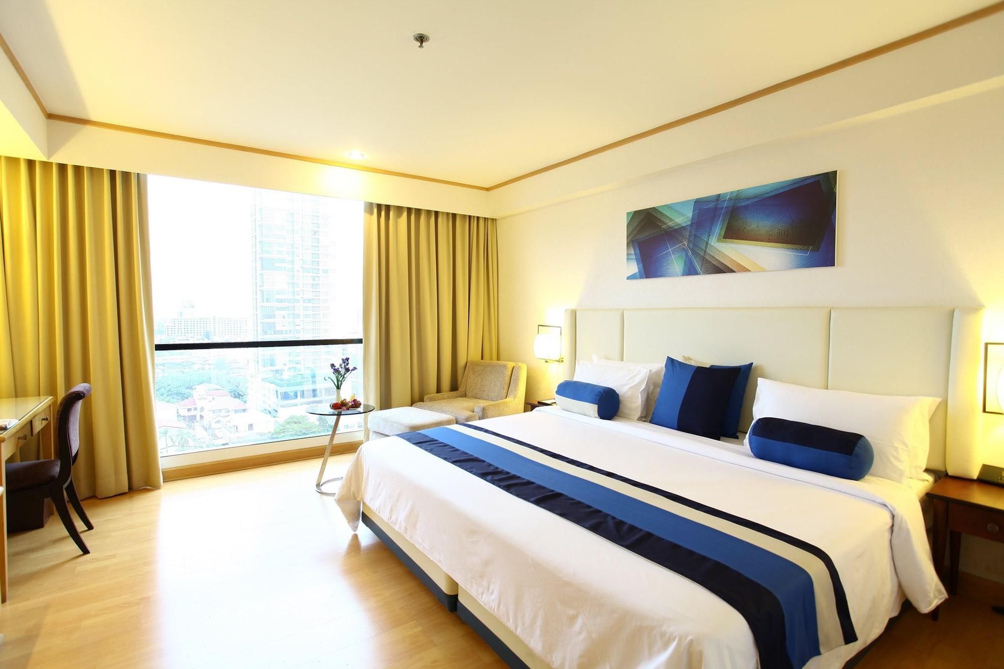 Hotel The Four Wings 4*