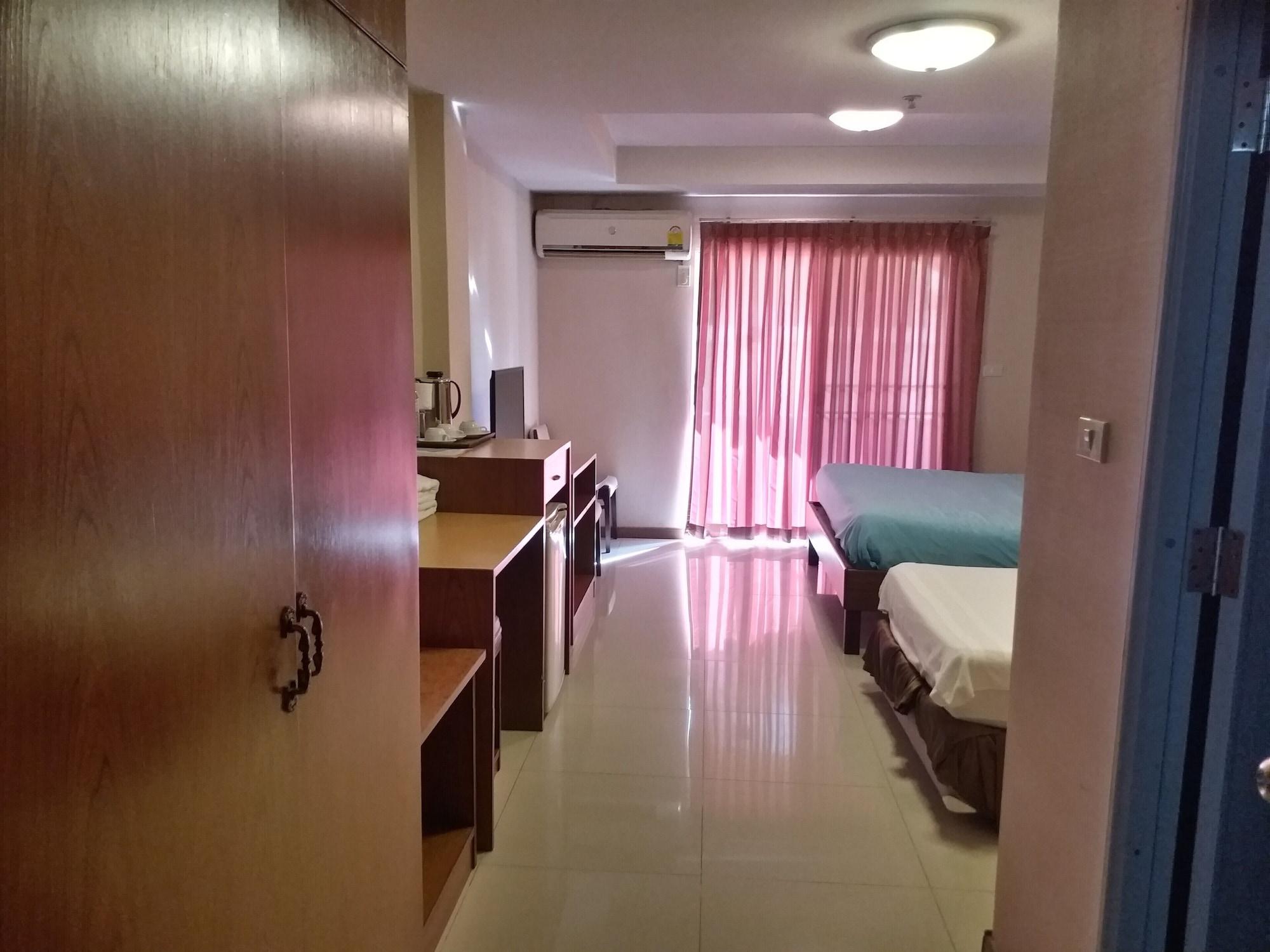 Convenient Resort, Suvarnabhumi Airport