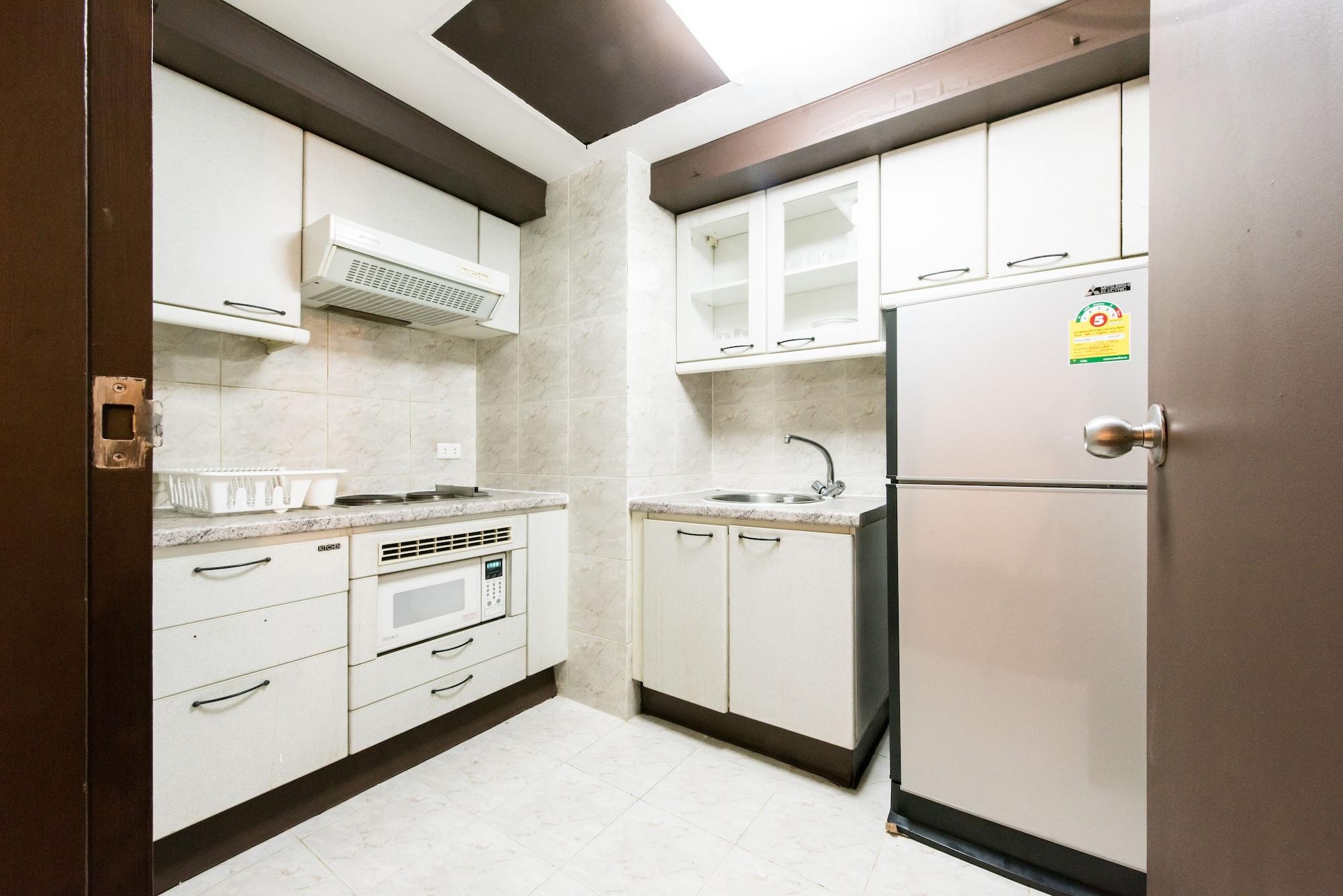 Omni Tower Sukhumvit Nana By Compass Hospitality *